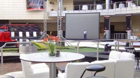 在陕北小县城的“绿茵梦想之地”，足球如何重塑一串串非凡人生轨迹？